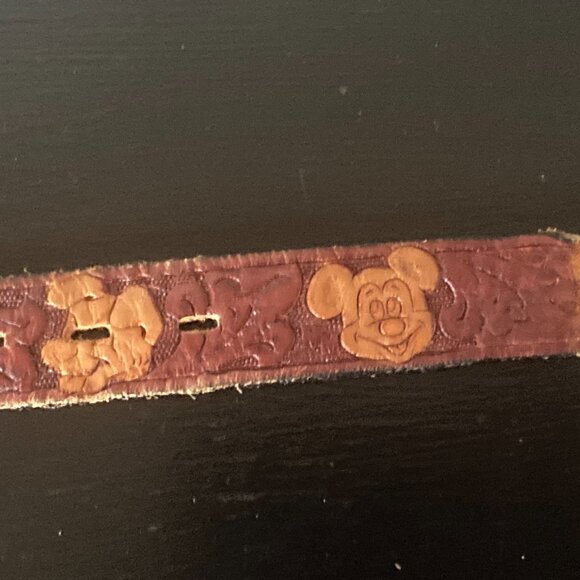 Vintage Disney Embossed Leather Belt With Characters - 28" Long 1" Wide - Picture 11 of 11